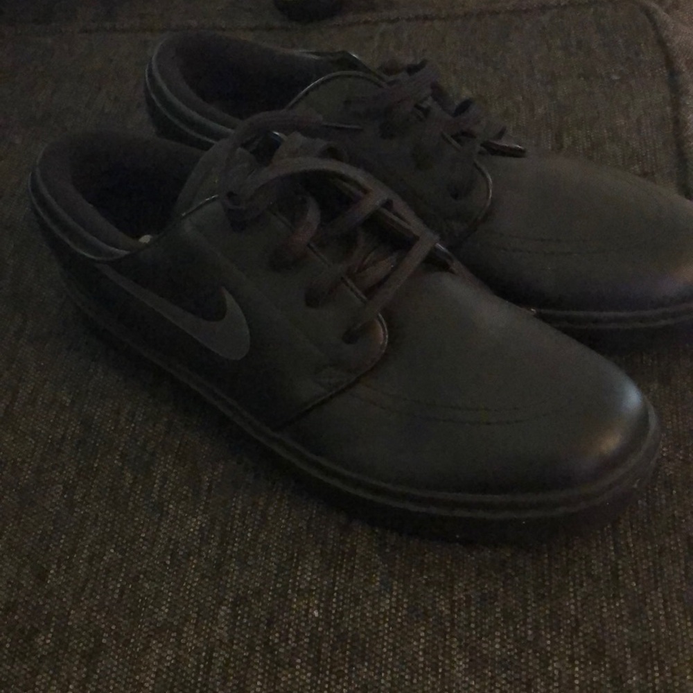 Nike Men's Black Sneakers